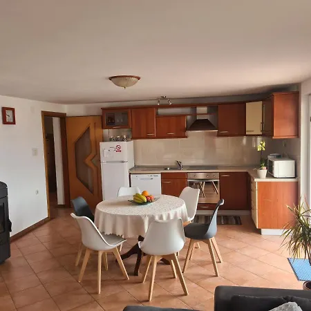 Panorama Apartment *